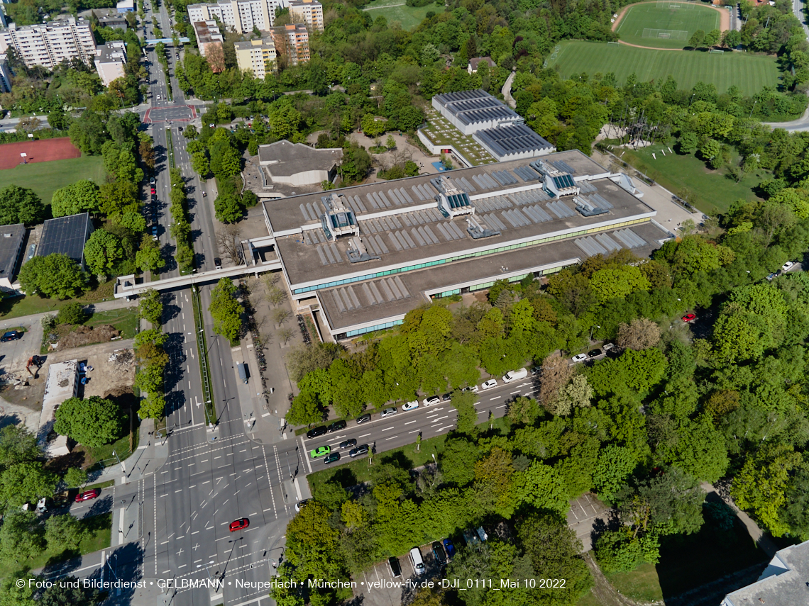 10.05.2022 - Luftbilder von der Baustelle Haus für Kinder in Neuperlach